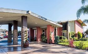 Days Inn & Suites By Wyndham Lodi